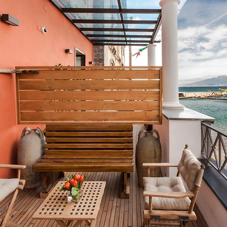 Yacht Club Capo Cervo Suites B&B Sorrento Kültér fotó