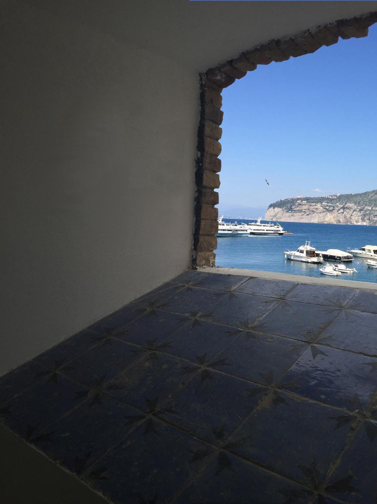Yacht Club Capo Cervo Suites B&B Sorrento Kültér fotó