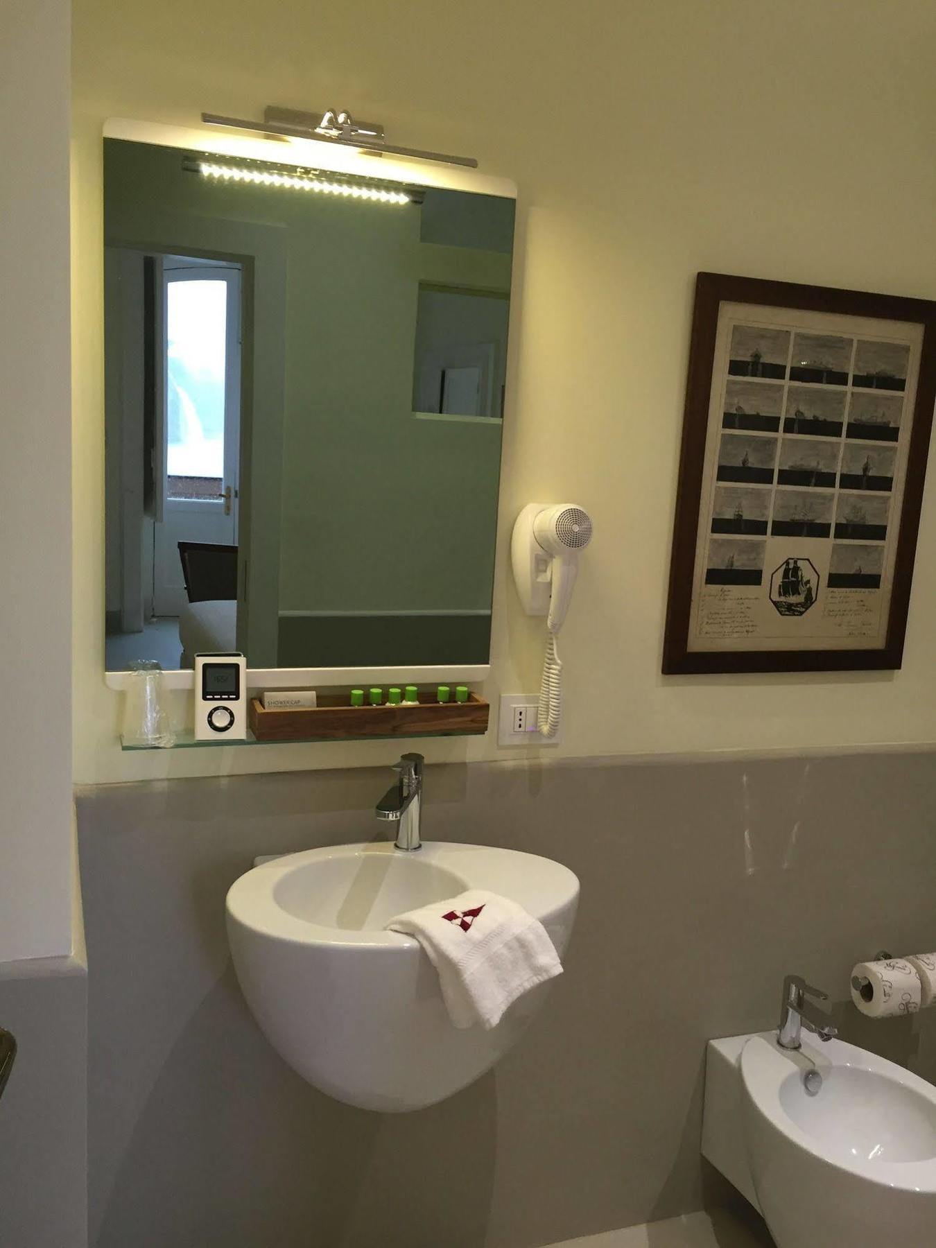 Yacht Club Capo Cervo Suites B&B Sorrento Kültér fotó